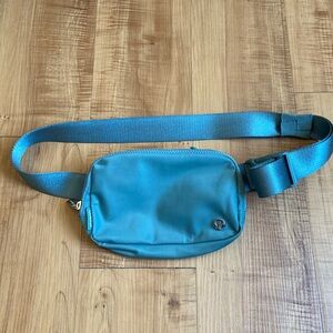 Lululemon Belt Bag in Tidewater Teal